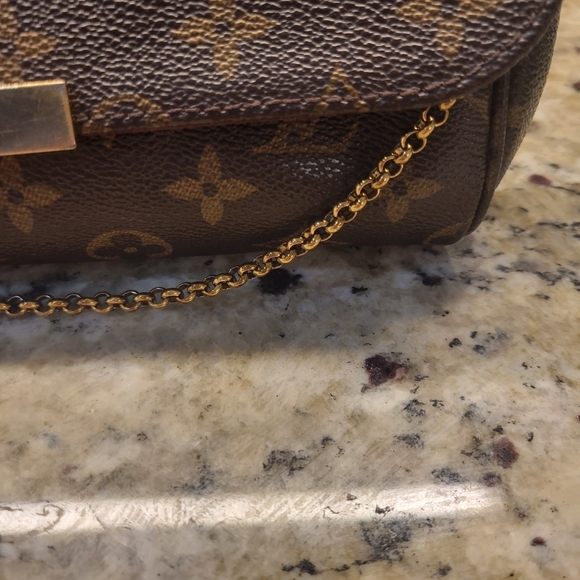 LV‎ Favorite MM crossbody - Picture 3 of 14